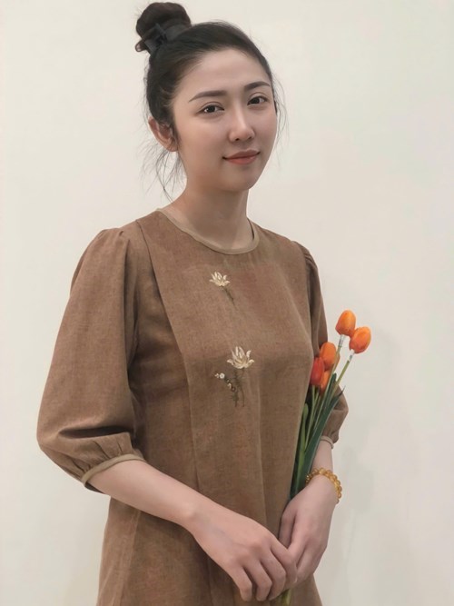 Bác Sĩ Sen Thêu