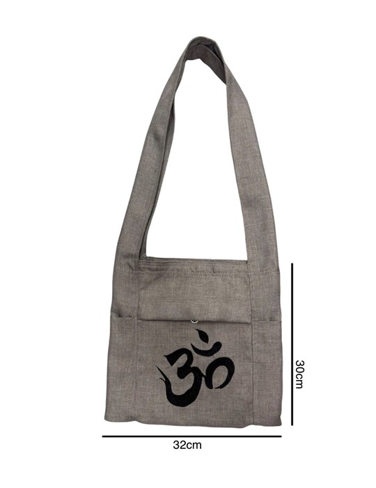 Đãi Tăng Bố Chữ " ॐ  " 30*32