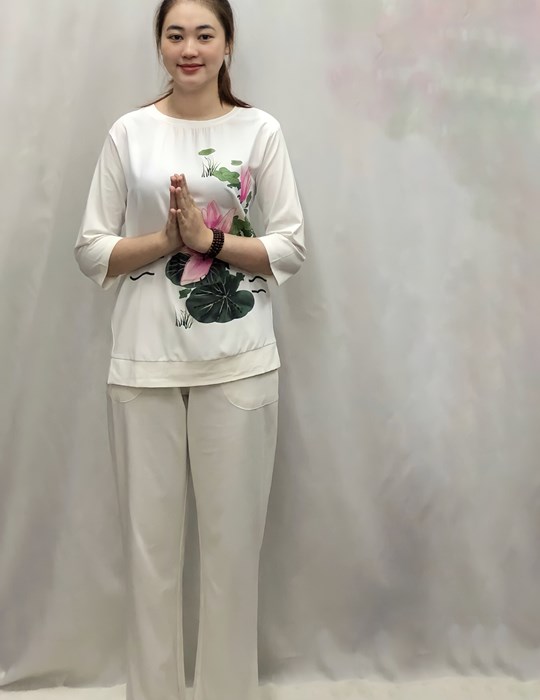 Đồ bộ hoa sen tay lỡ