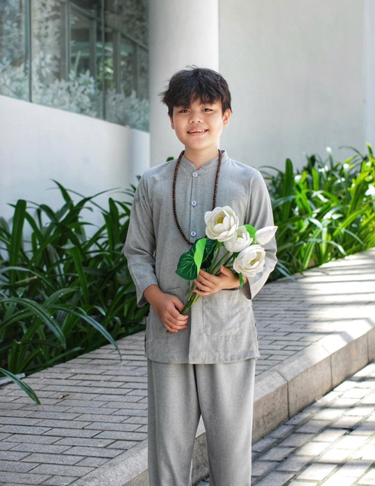 Lãnh tụ ấn độ cho bé