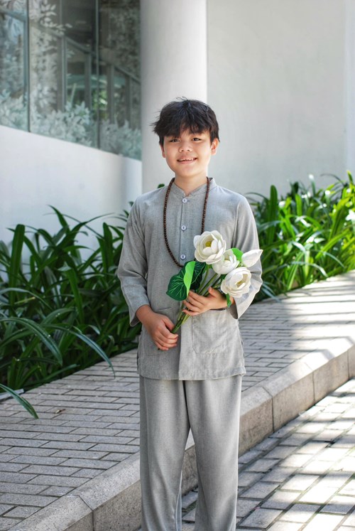 Lãnh tụ ấn độ cho bé