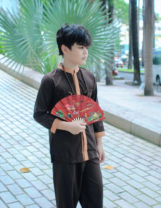 Lãnh tụ ghép cho bé 