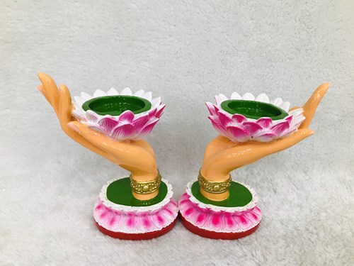 Bàn Tay Dâng Đèn B55