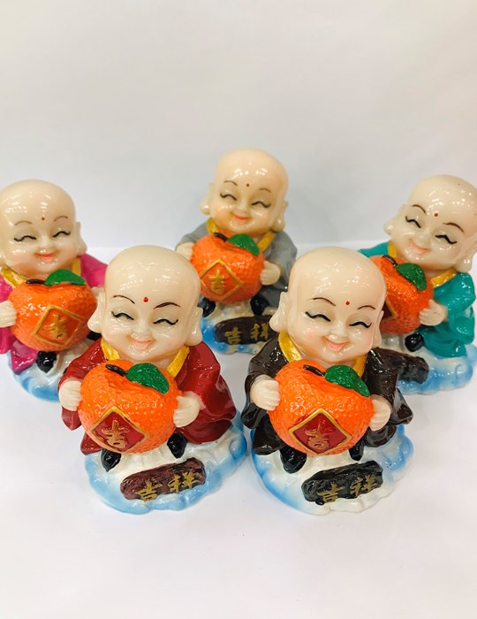 Chú Tiểu Ôm Qủa Cam 6cm