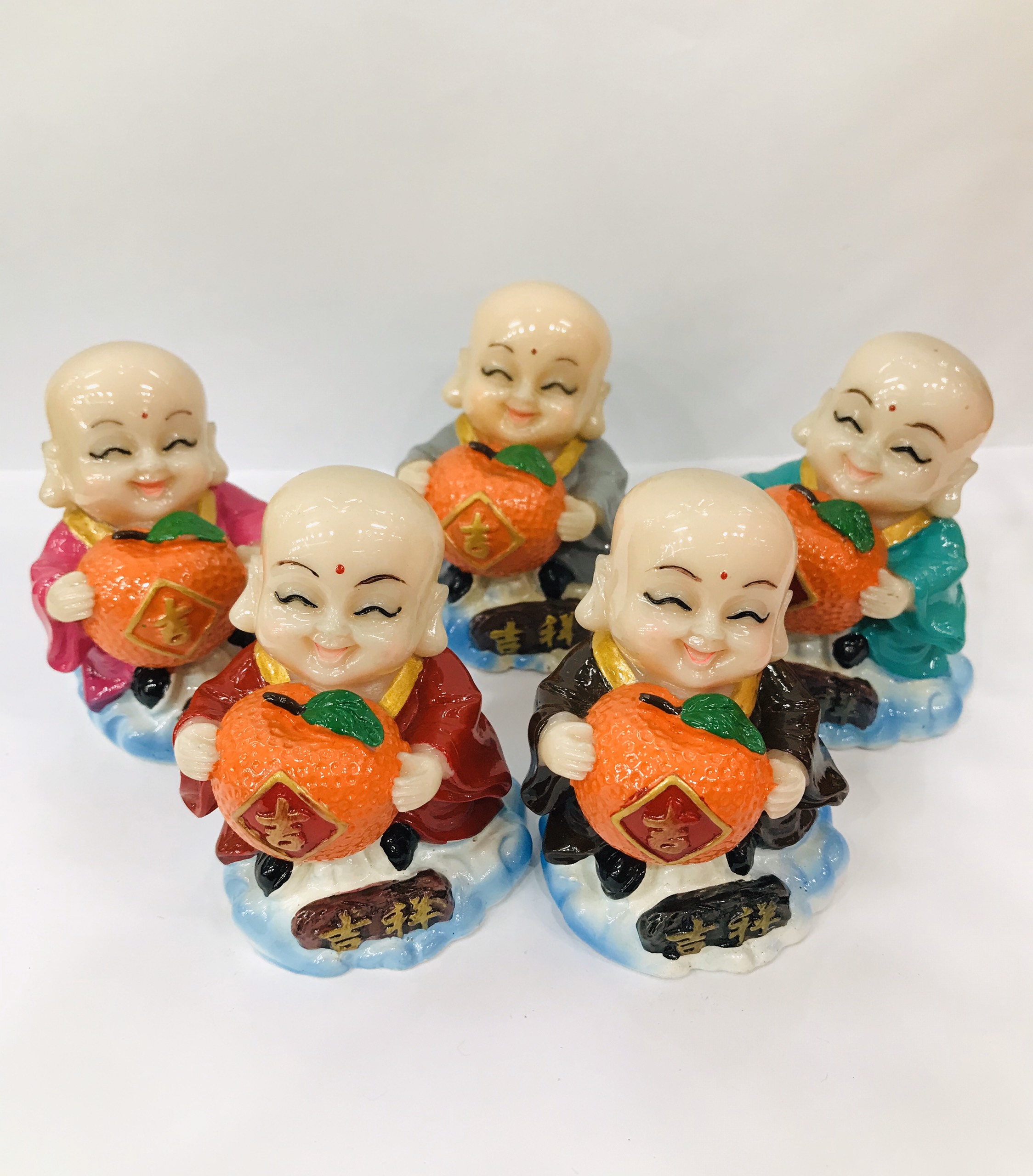 Chú Tiểu Ôm Qủa Cam 6cm