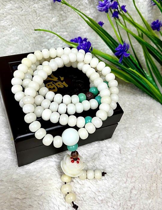 Chuỗi cổ Bạch Ngọc-Cây lá bối