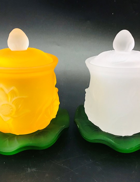 Đại Bi Sen Lưu Ly Nhỏ Vàng. Trắng