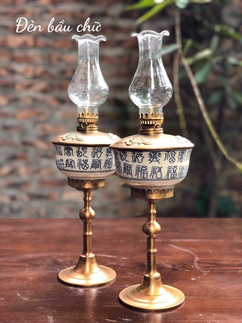 Đèn Bầu Chữ