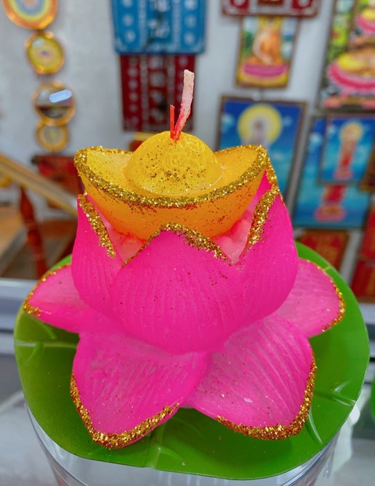 Đèn cầy sen Thần Tài