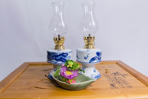 Đèn dầu vuông nhỏ