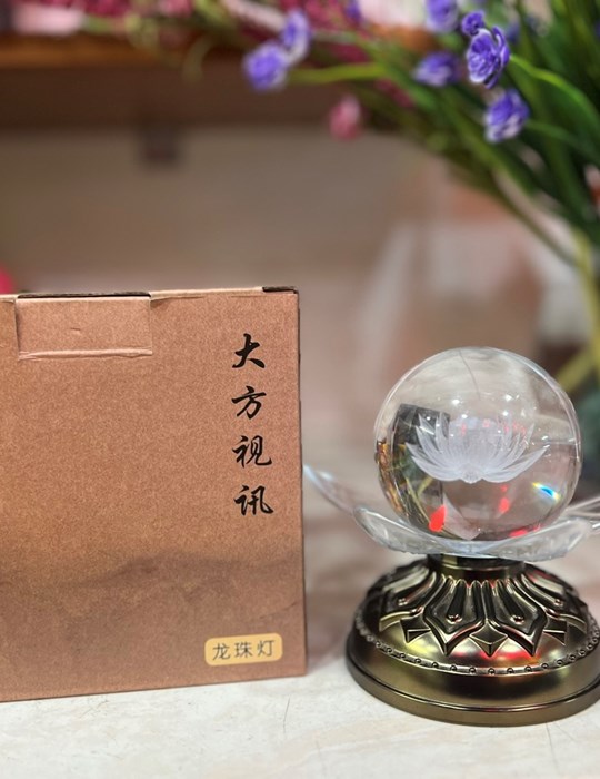 Đèn pha lê niệm phật