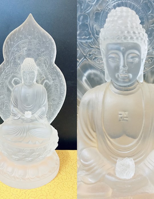 Di đà lá bồ đề trắng mờ