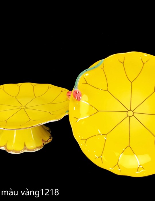 Dĩa Bông Sen Nổi Vàng 9in