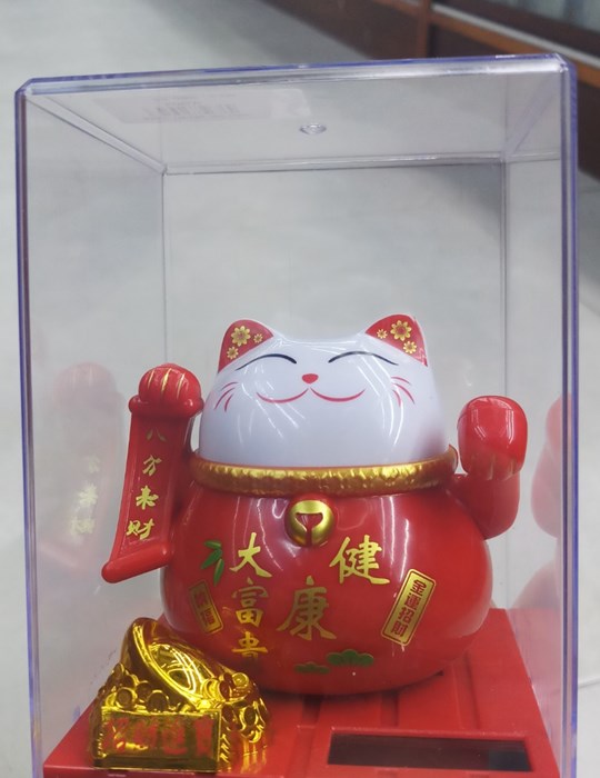 MÈO NHỰA ĐỎ LỚN