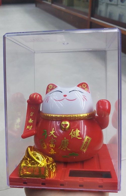 MÈO NHỰA ĐỎ LỚN
