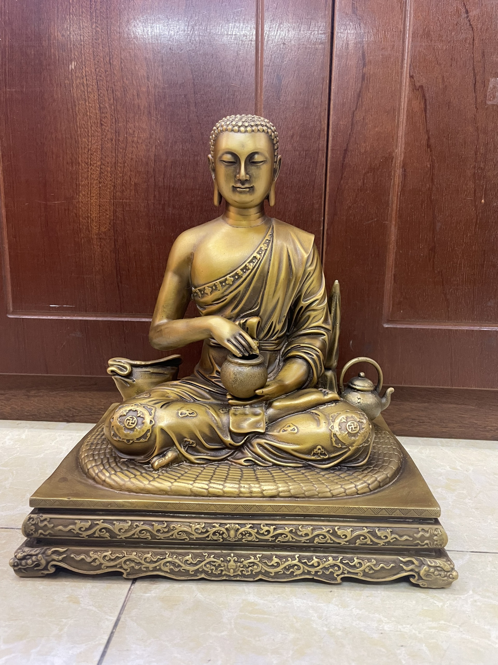 SIVALI ĐẾ VUÔNG 30CM