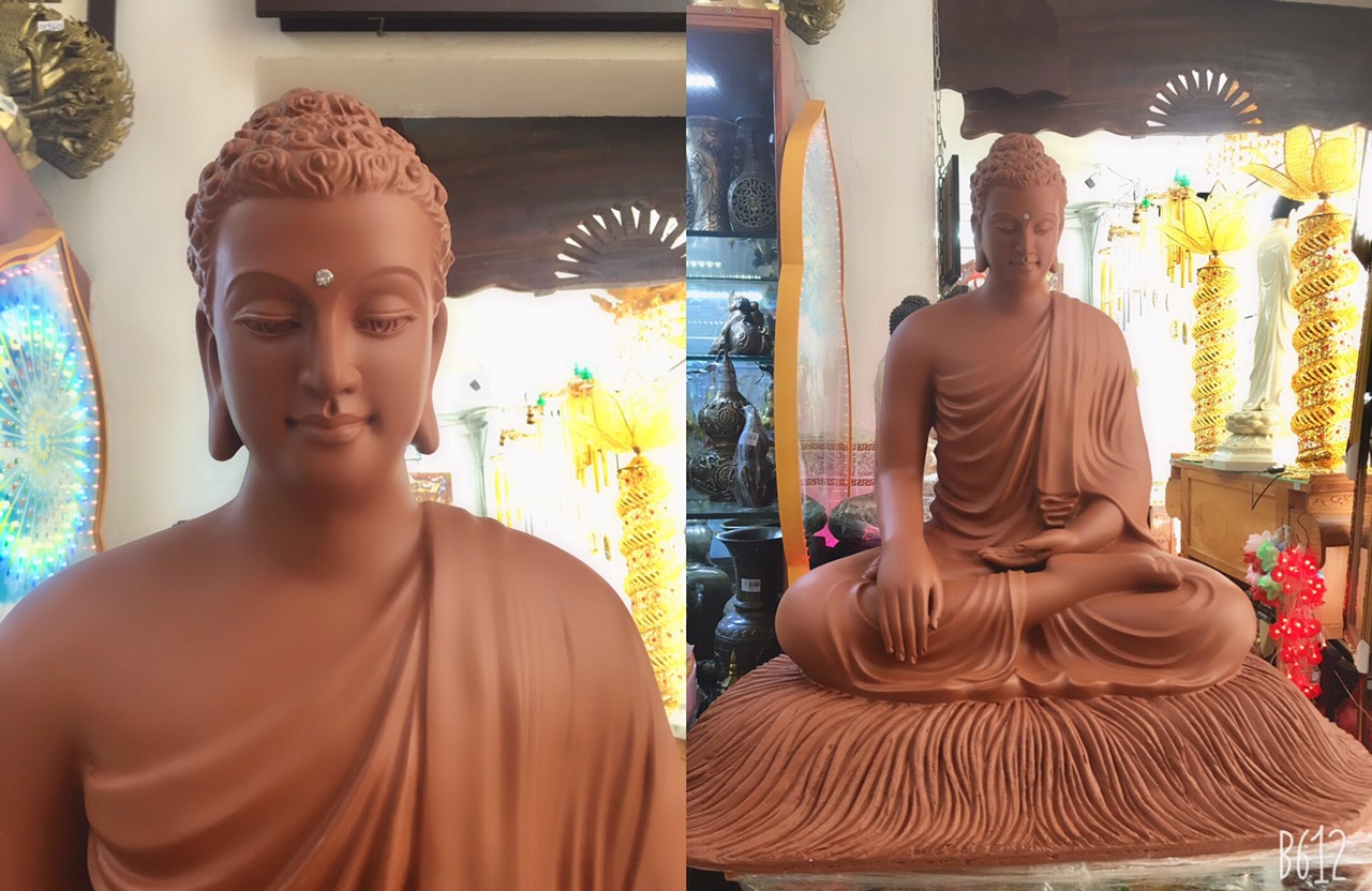 Bổn Sư Ngồi đế Cỏ 45cm màu đất áo hở