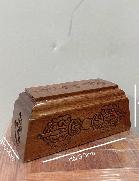 Thủ xích gỗ hương