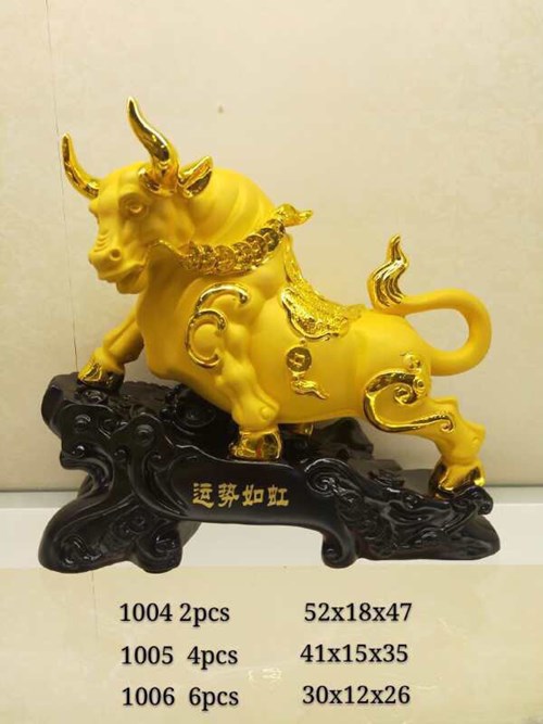 Trâu nhủ vàng đế gỗ 770