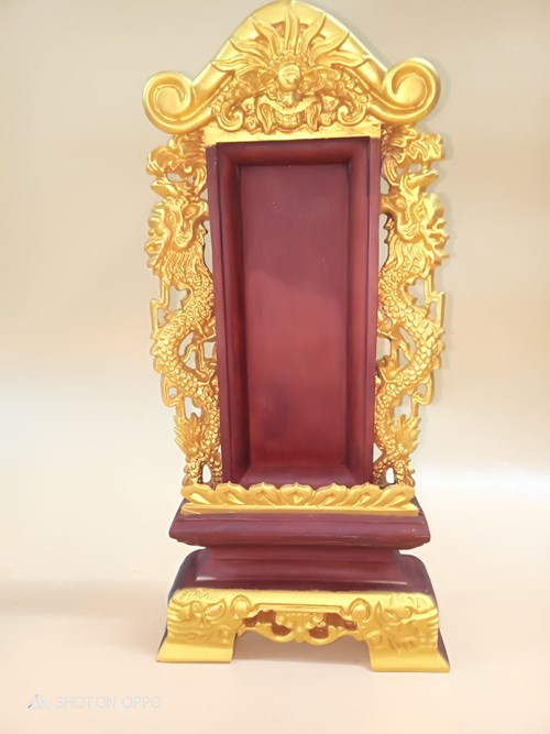Bài vị rồng lớn vàng